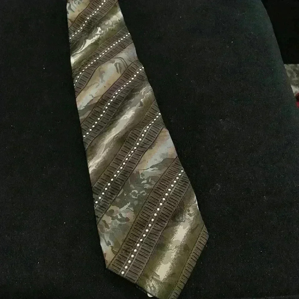 Fratelli moda handmade  silk tie